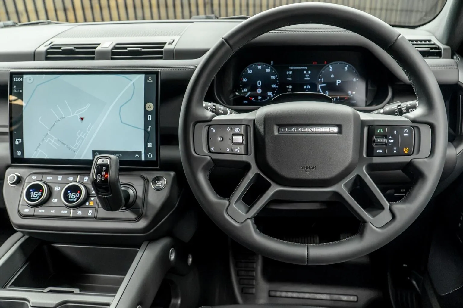 2026 Land Rover Defender 90 D250 X-Dynamic SE, 25/30