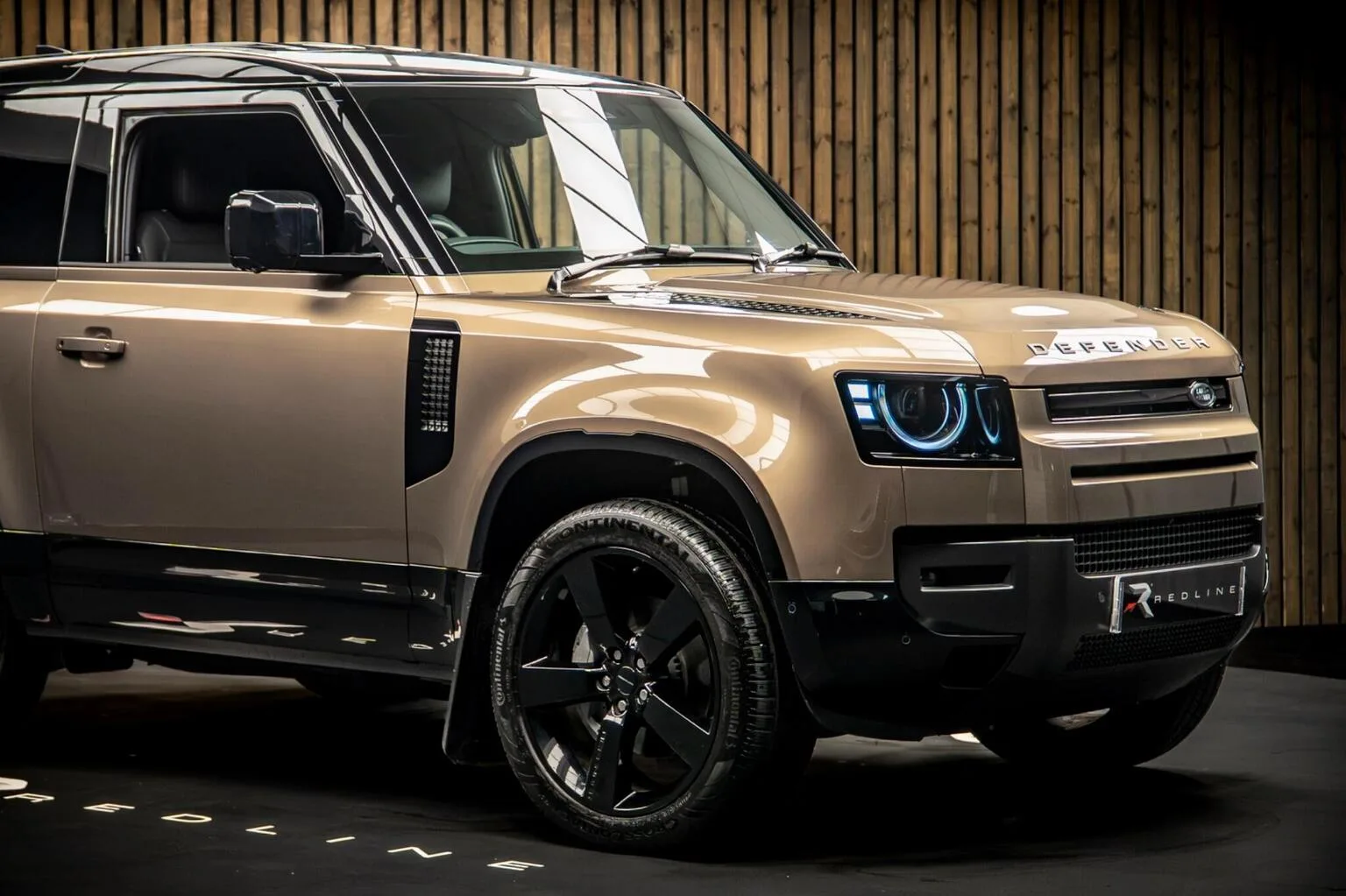 2026 Land Rover Defender 90 Hard Top D350 X-Dynamic HSE, 9/30