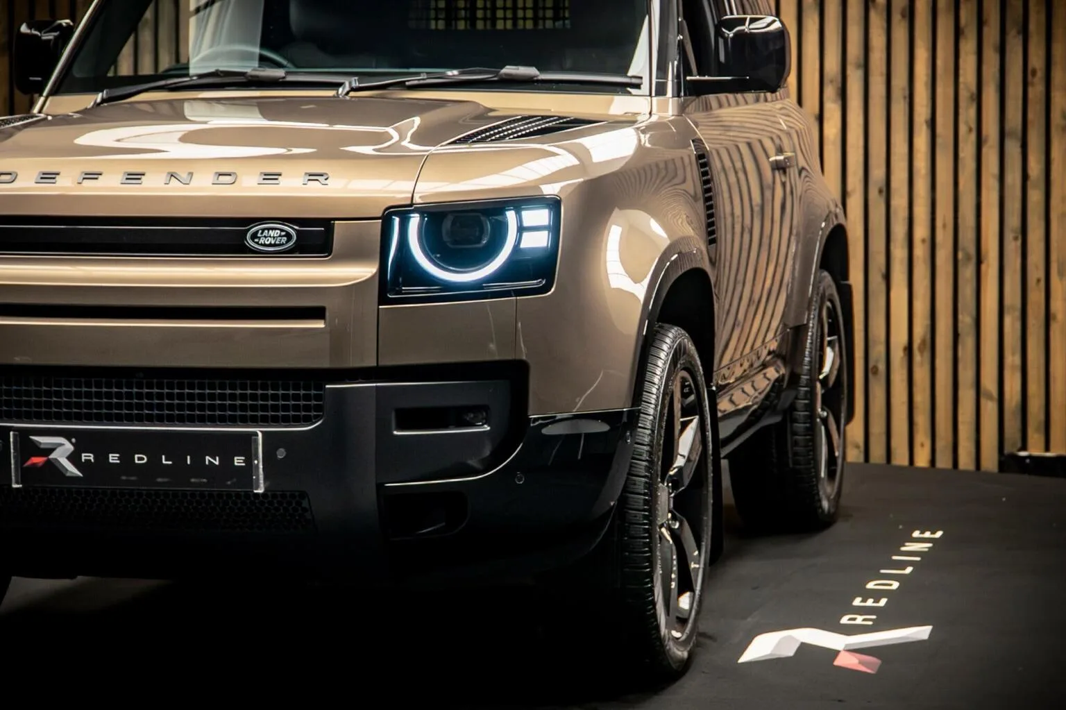 2026 Land Rover Defender 90 Hard Top D350 X-Dynamic HSE, 12/30