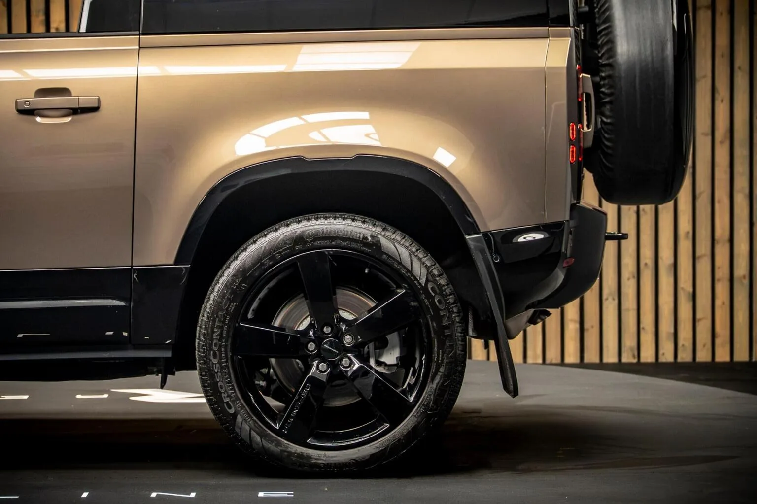 2026 Land Rover Defender 90 Hard Top D350 X-Dynamic HSE, 17/30