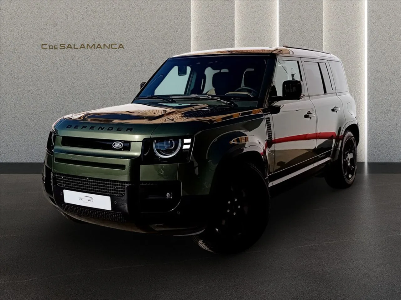 2026 Land Rover Defender angeboten von einem Fachhändler in Madrid, Hauptfoto