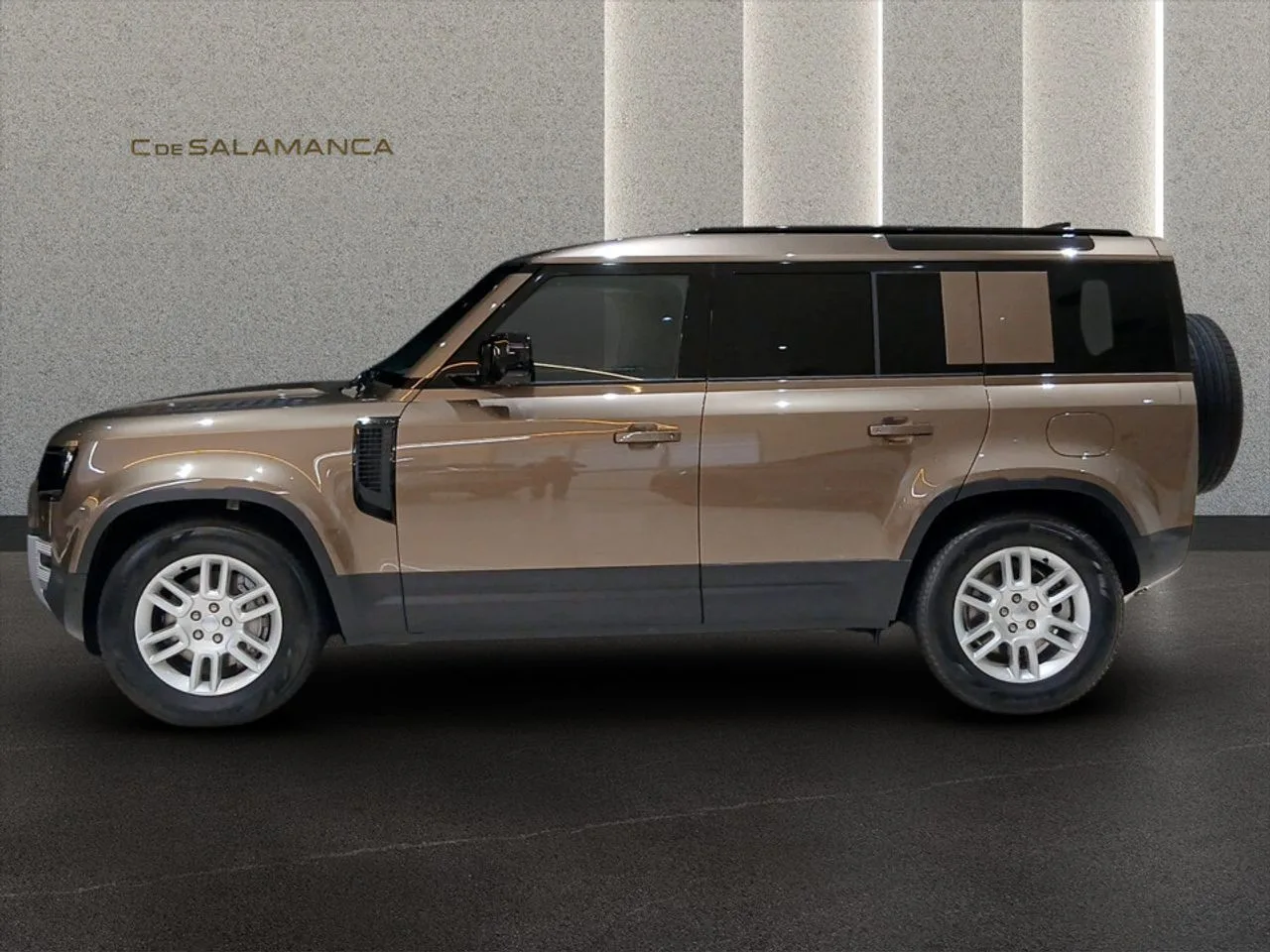 2026 Land Rover Defender, 8/22
