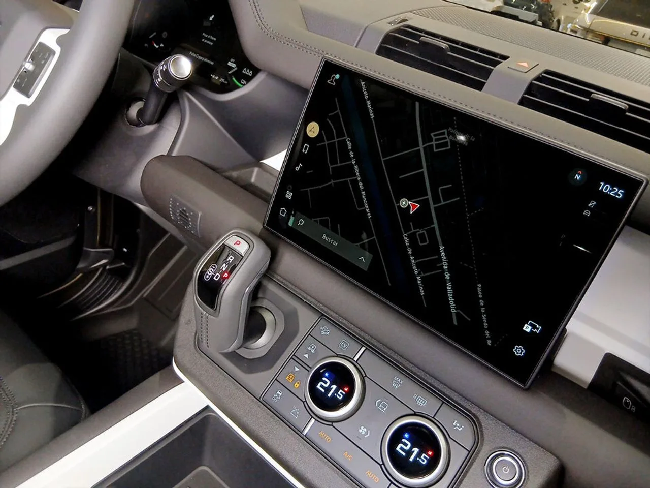 2026 Land Rover Defender, 17/22