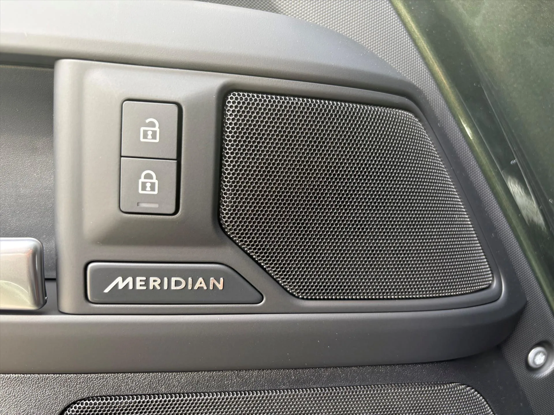 2026 Land Rover Defender, 30/30