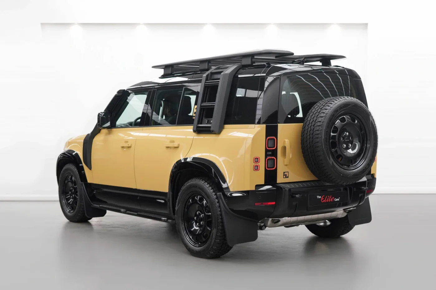 2026 Land Rover Defender 110 P400 angeboten von einem Fachhändler in Dubai, Vereinigte Arabische Emirate, Foto 5 von 10