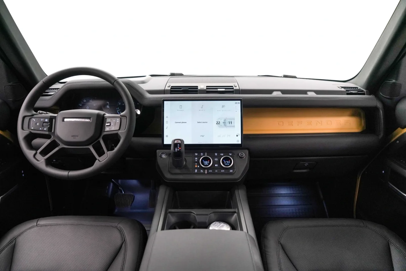 2026 Land Rover Defender 110 P400 angeboten von einem Fachhändler in Dubai, Vereinigte Arabische Emirate, Foto 9 von 10