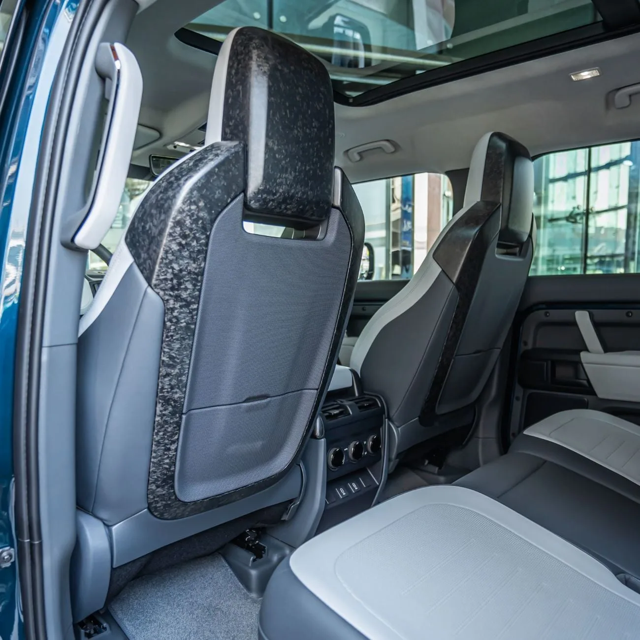 2026 Land Rover Defender OCTA, 7/19