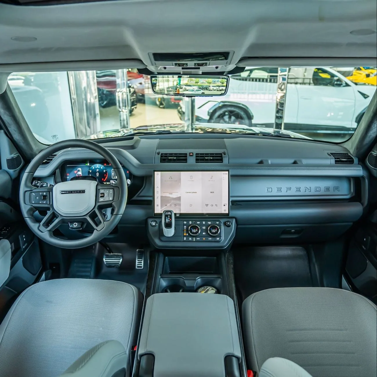 2026 Land Rover Defender OCTA, 11/19
