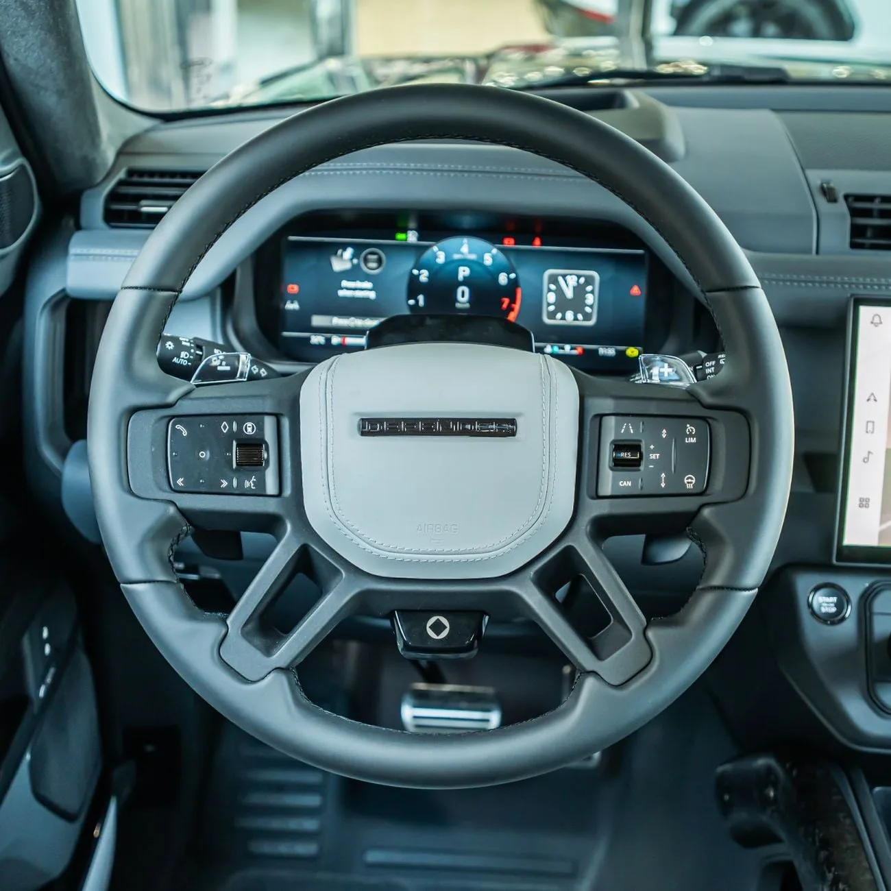 2026 Land Rover Defender OCTA, 12/19