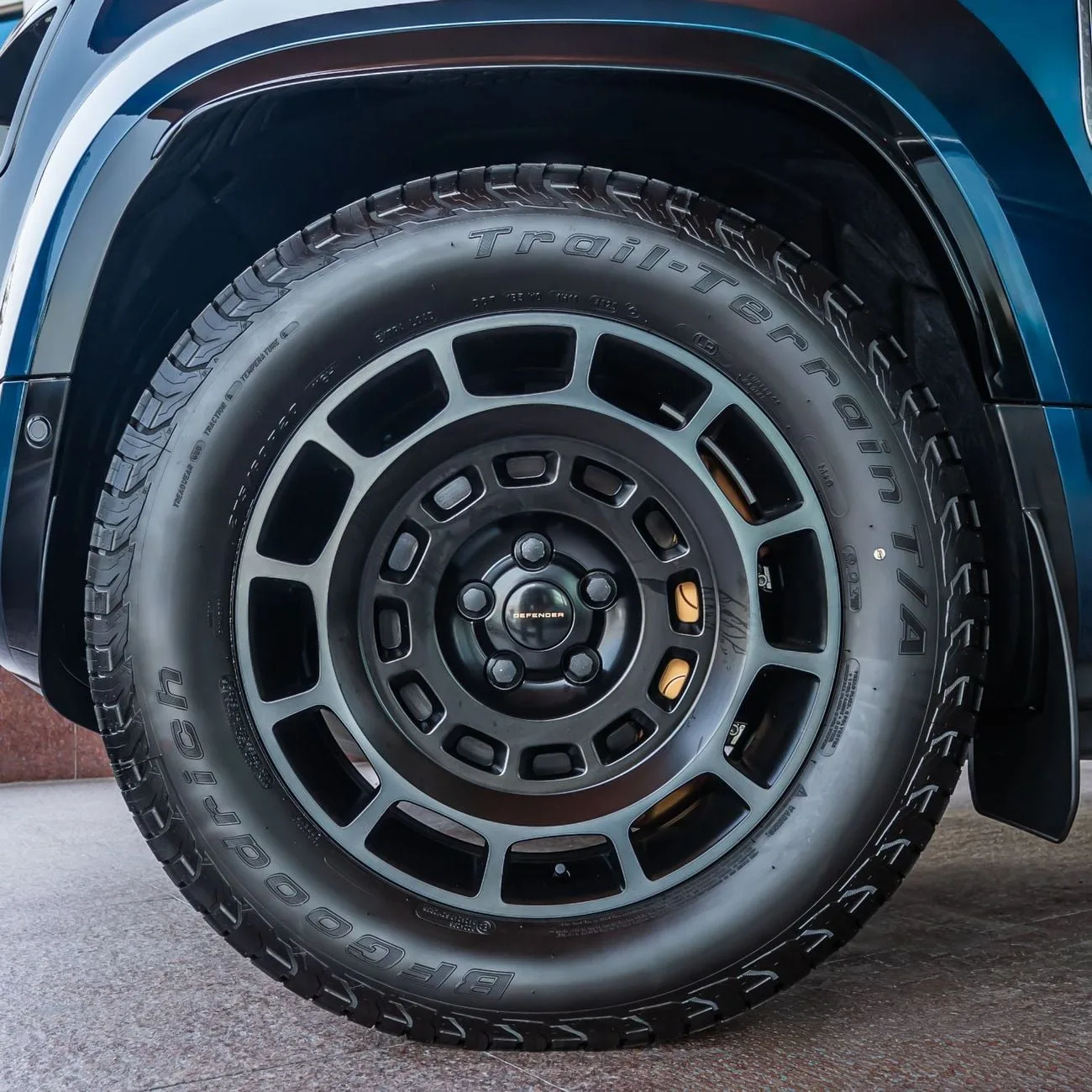 2026 Land Rover Defender OCTA, 18/19