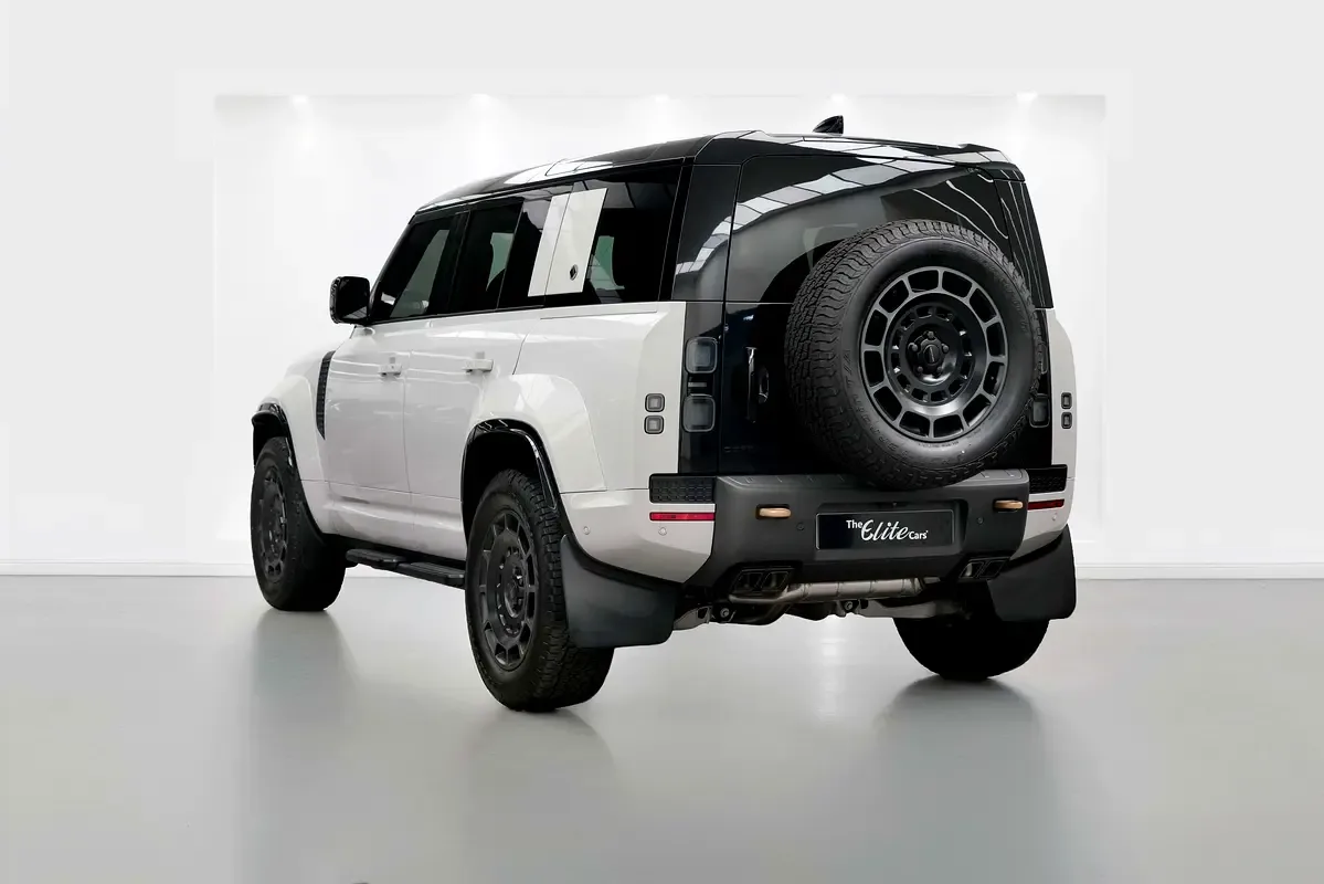2026 Land Rover Defender OCTA, 4/12
