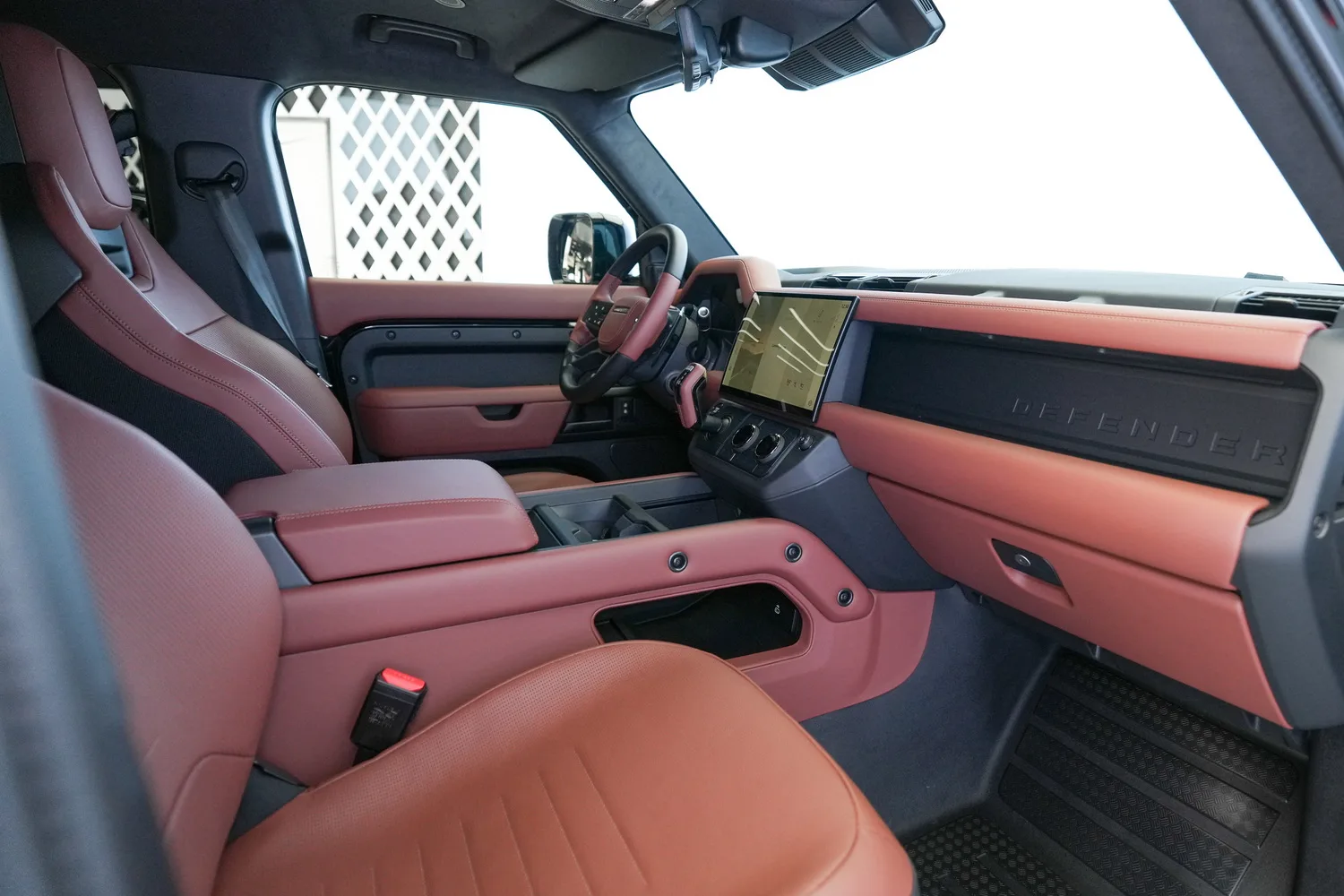 2026 Land Rover Defender OCTA Black, 10/16