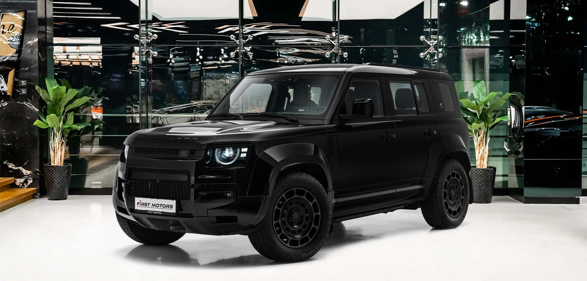 2026 Land Rover Defender OCTA angeboten von einem Fachhändler in Dubai, Vereinigte Arabische Emirate, Hauptfoto