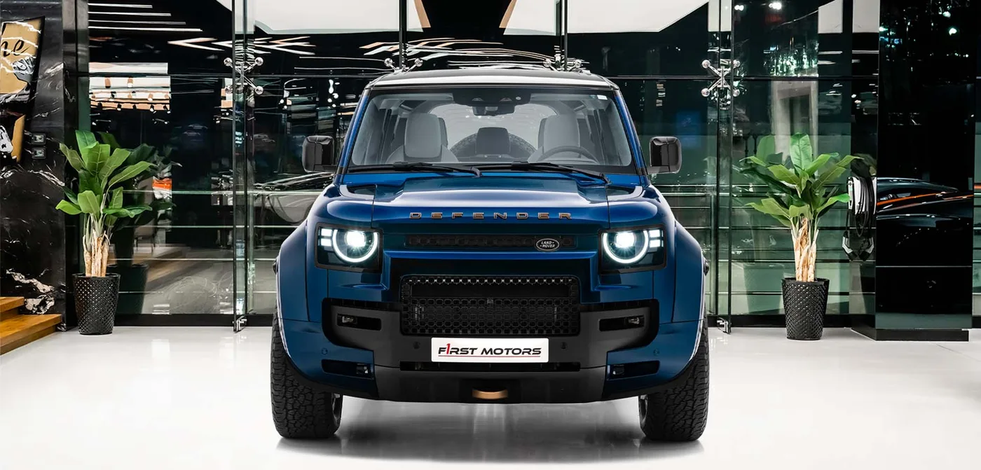 2026 Land Rover Defender OCTA proposée par un concessionnaire spécialisé à Dubai, Émirats arabes unis, photo 3 sur 10