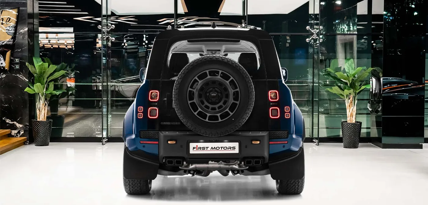2026 Land Rover Defender OCTA proposée par un concessionnaire spécialisé à Dubai, Émirats arabes unis, photo 4 sur 10