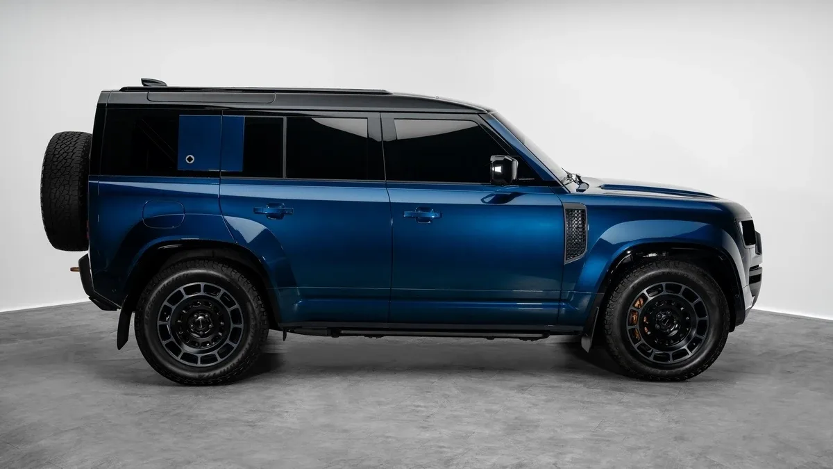 2026 Land Rover Defender OCTA, 2/28