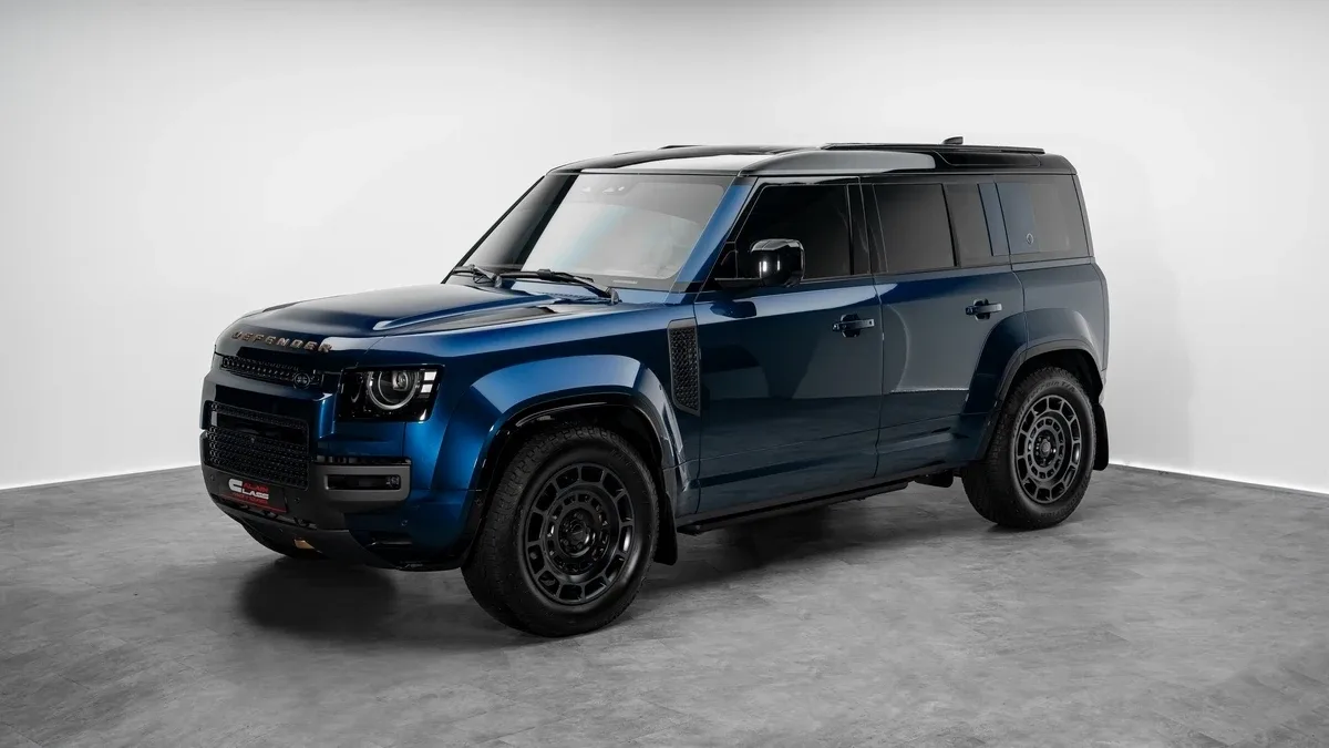 2026 Land Rover Defender OCTA, 6/28