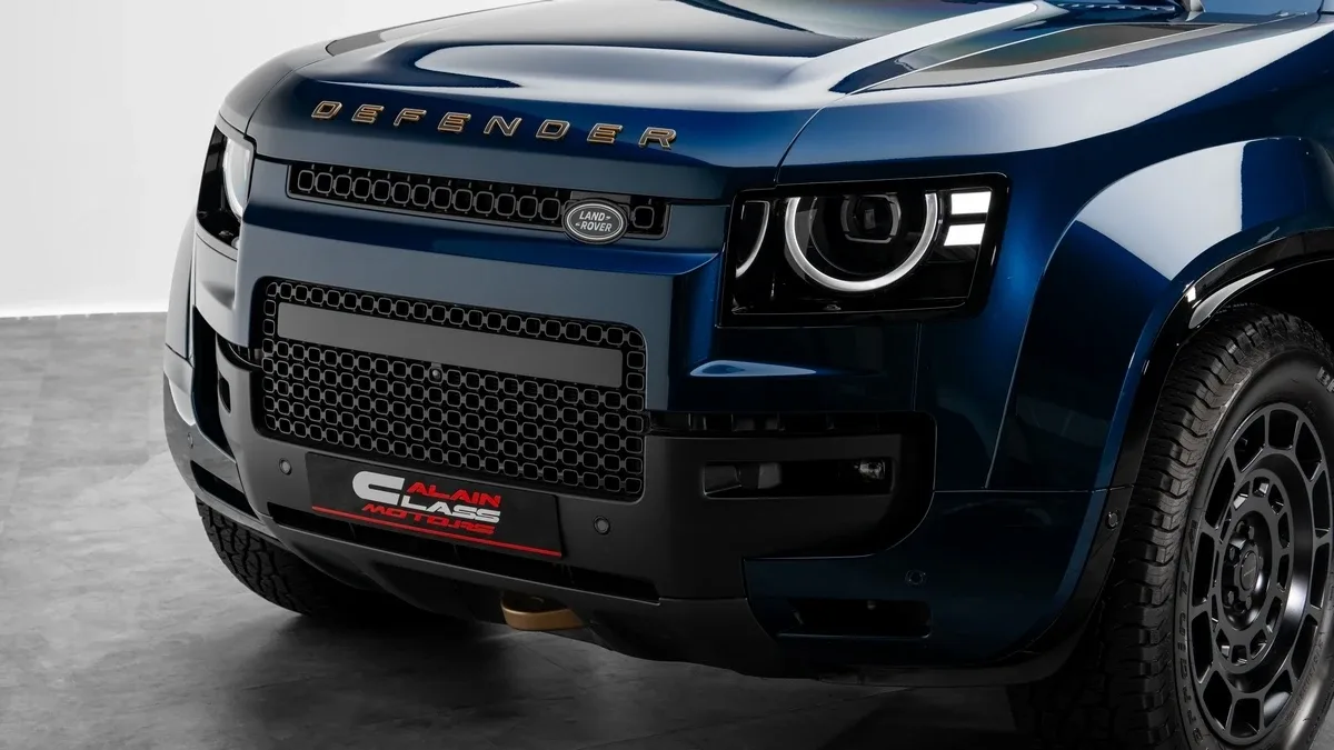 2026 Land Rover Defender OCTA, 7/28
