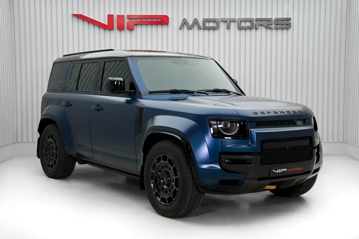 2026 Land Rover Defender OCTA, 2/11