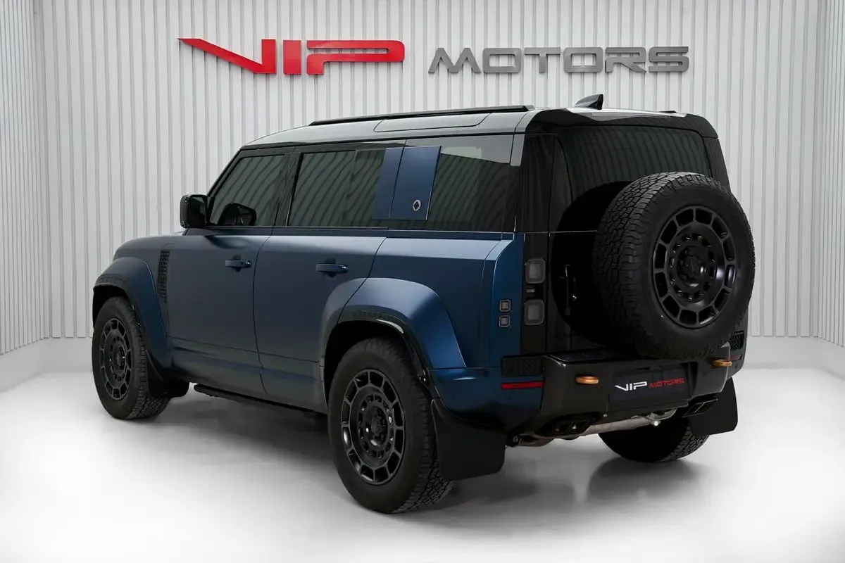 2026 Land Rover Defender OCTA, 5/11