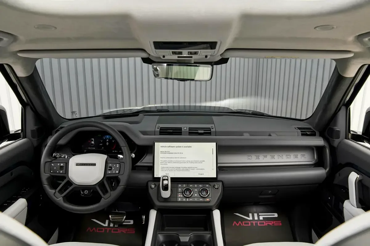 2026 Land Rover Defender OCTA, 10/11
