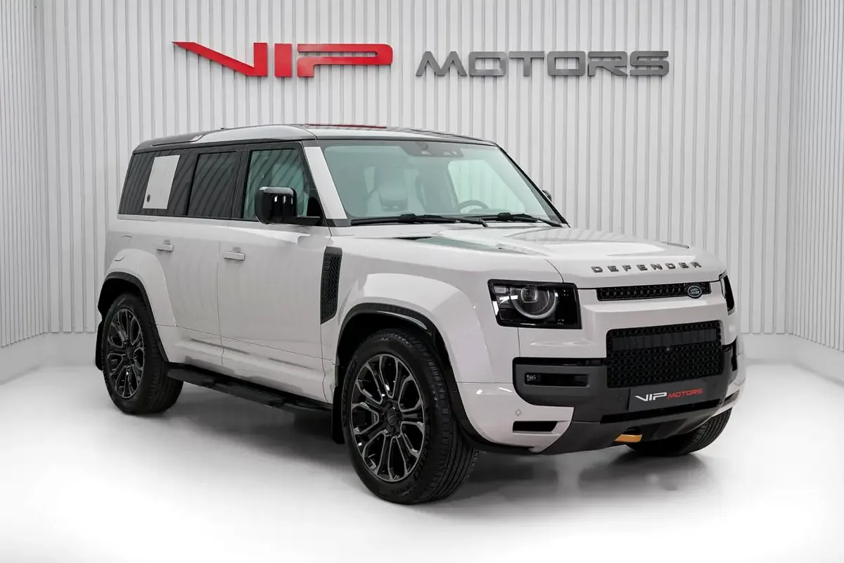 2026 Land Rover Defender OCTA, 3/12