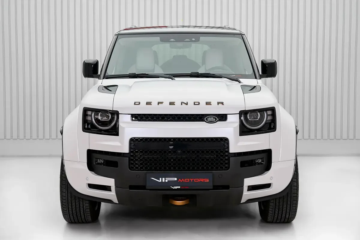 2026 Land Rover Defender OCTA, 2/11