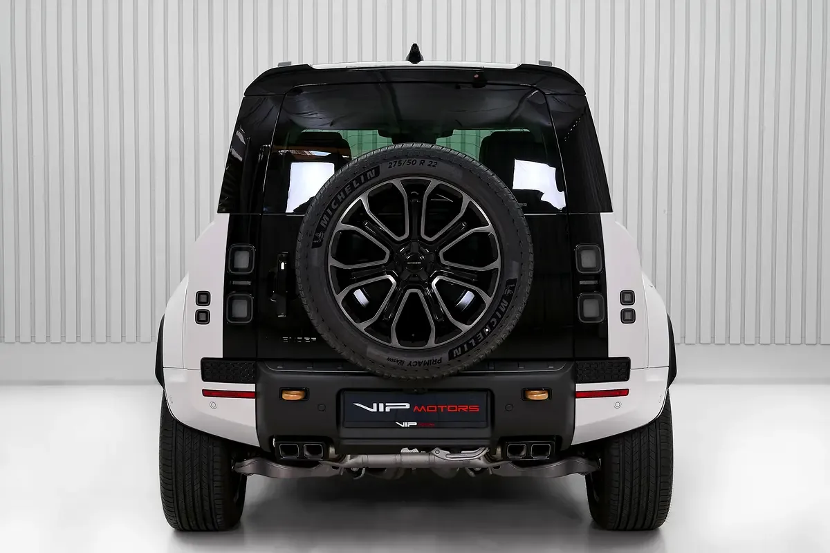 2026 Land Rover Defender OCTA, 5/11
