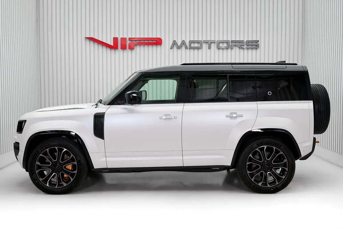 2026 Land Rover Defender OCTA, 7/11
