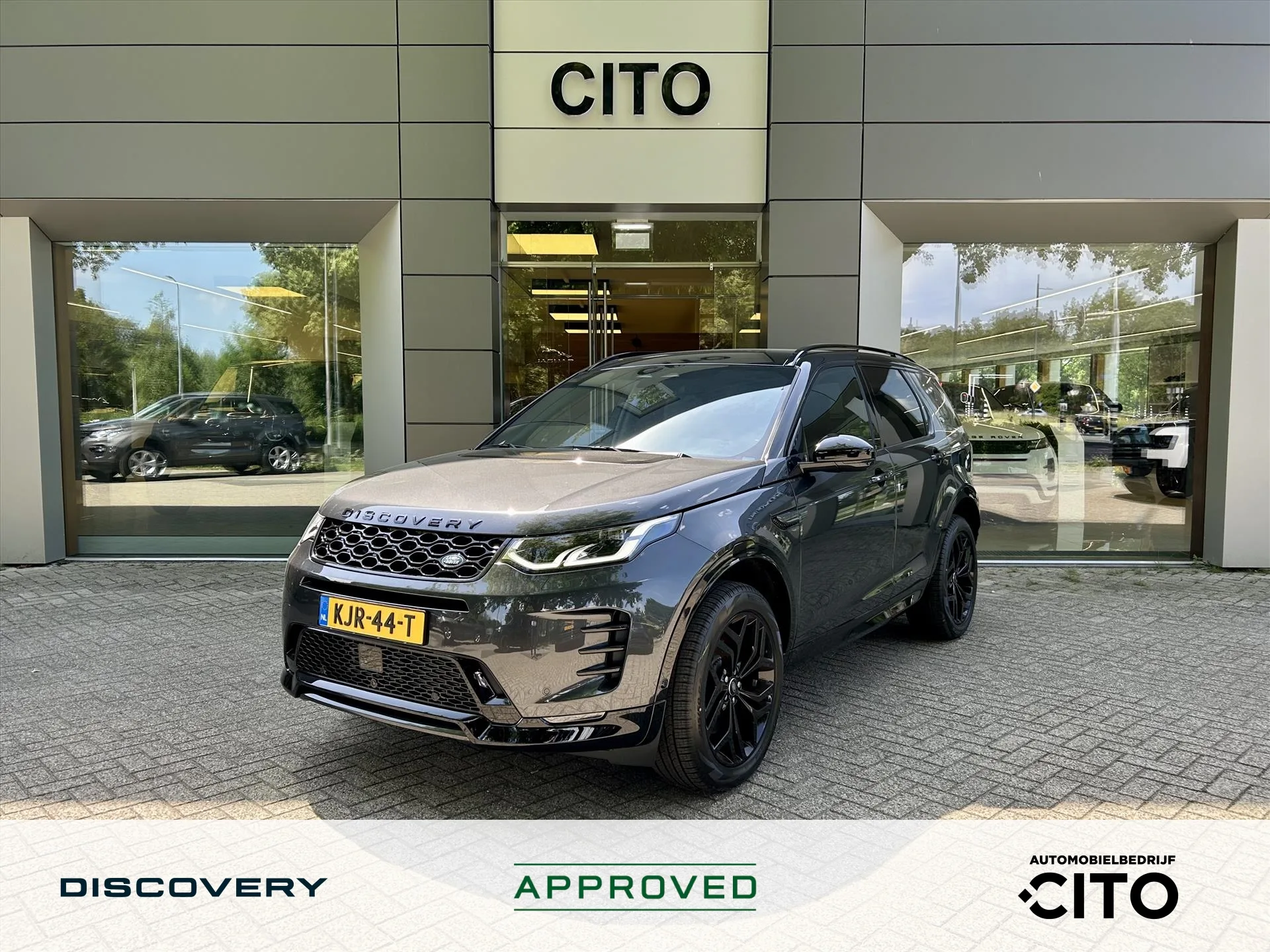 2026 Land Rover Discovery Sport proposée par un concessionnaire spécialisé à Eindhoven, Pays-Bas, photo principale