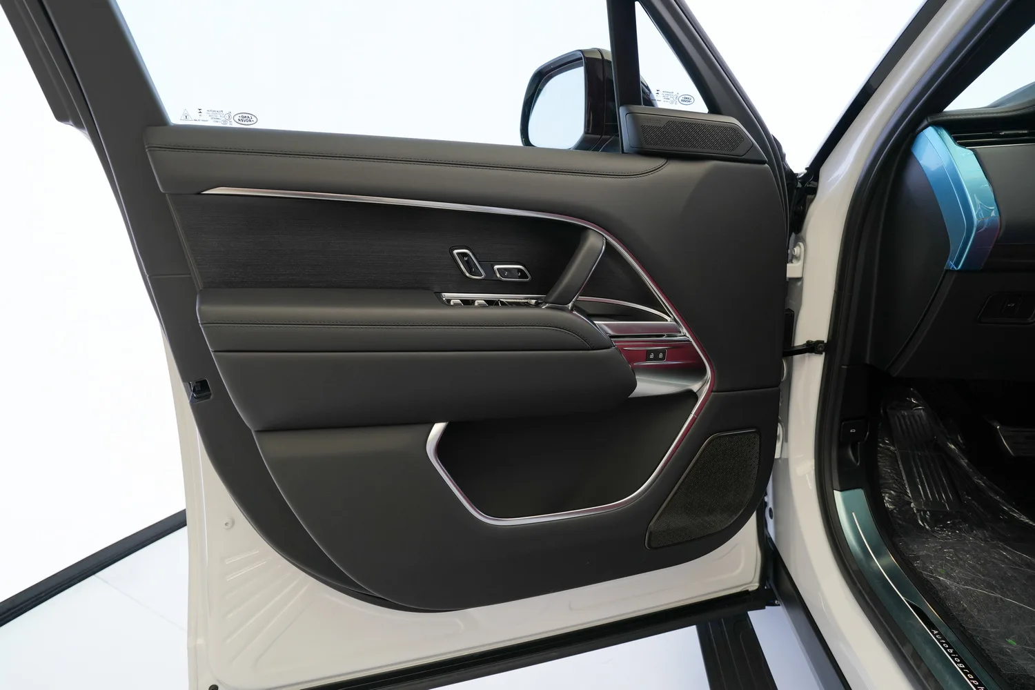 2026 Land Rover Range Rover Autobiography, 6/17