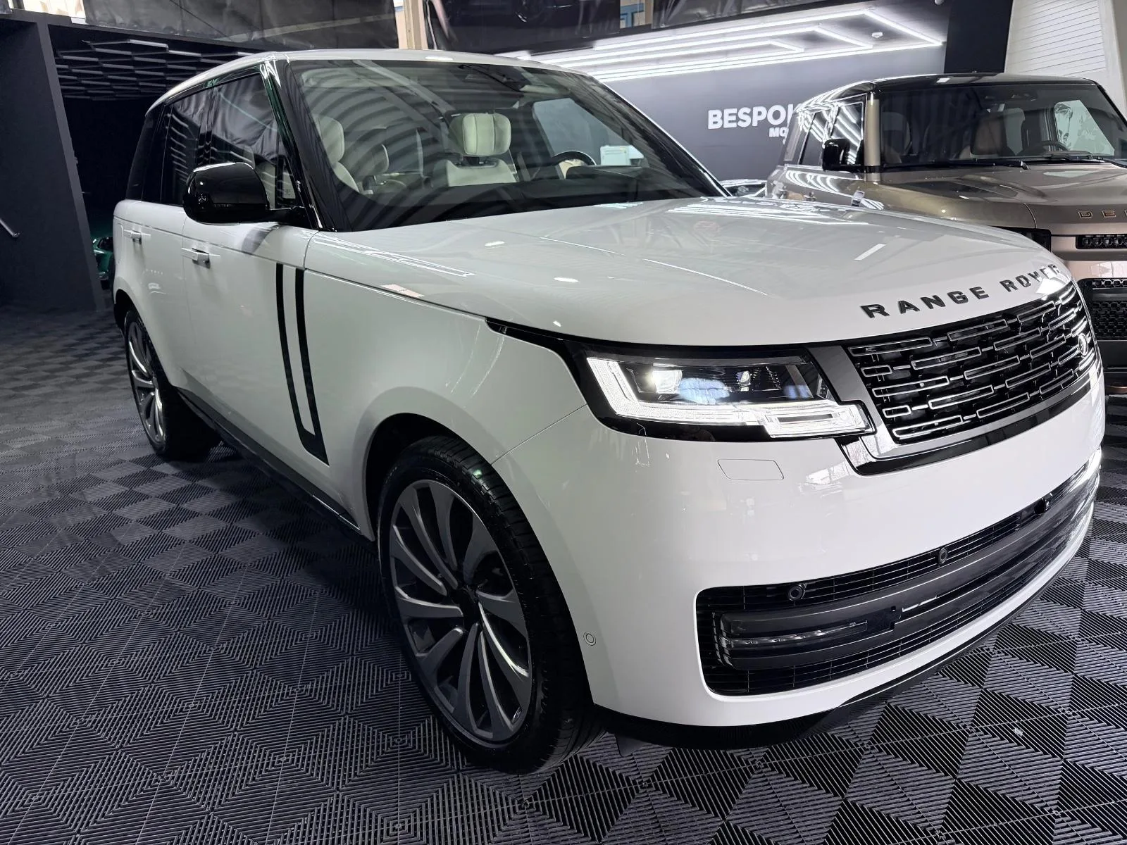 2026 Land Rover Range Rover Autobiography, 5/30