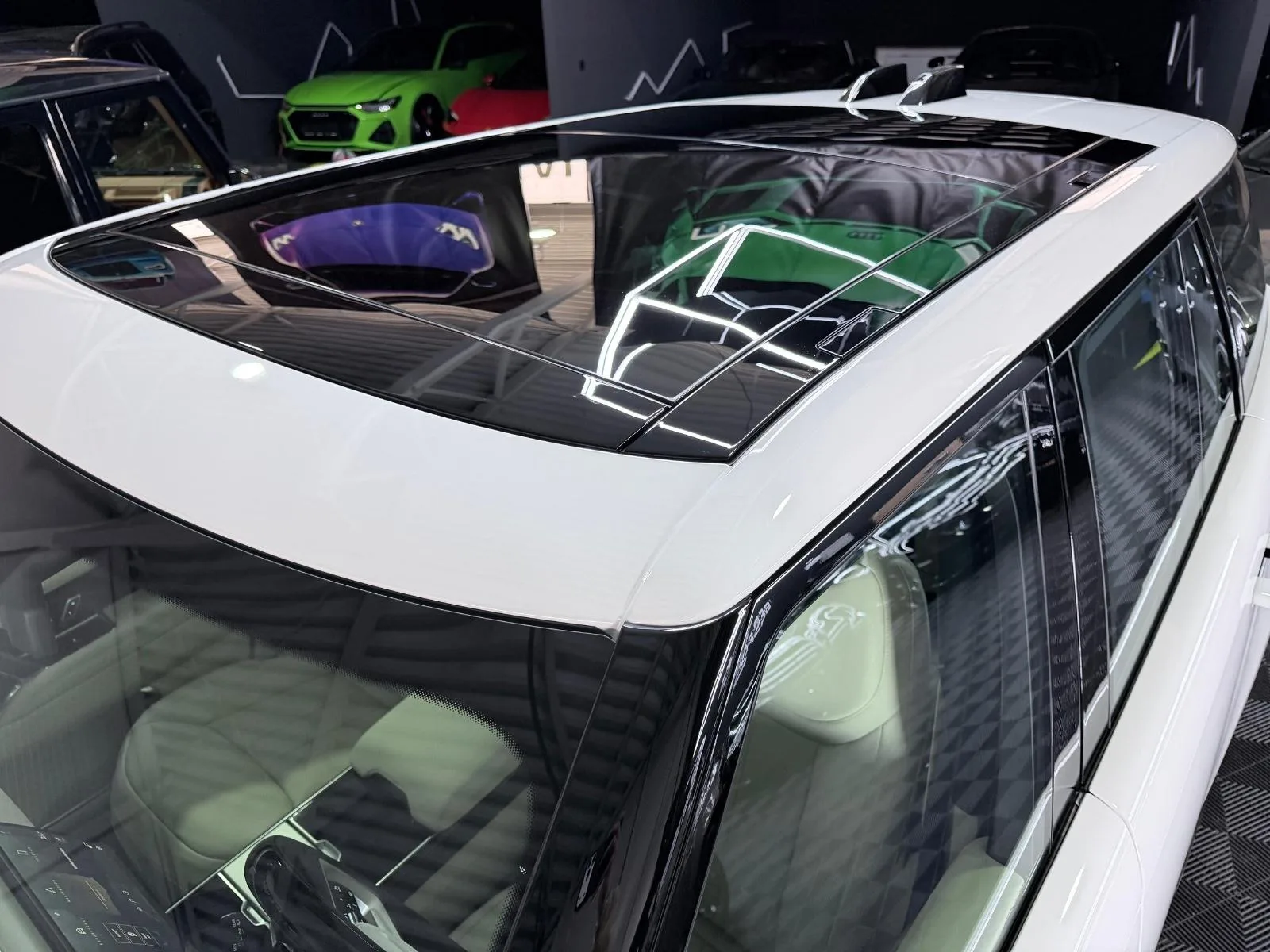 2026 Land Rover Range Rover Autobiography, 8/30