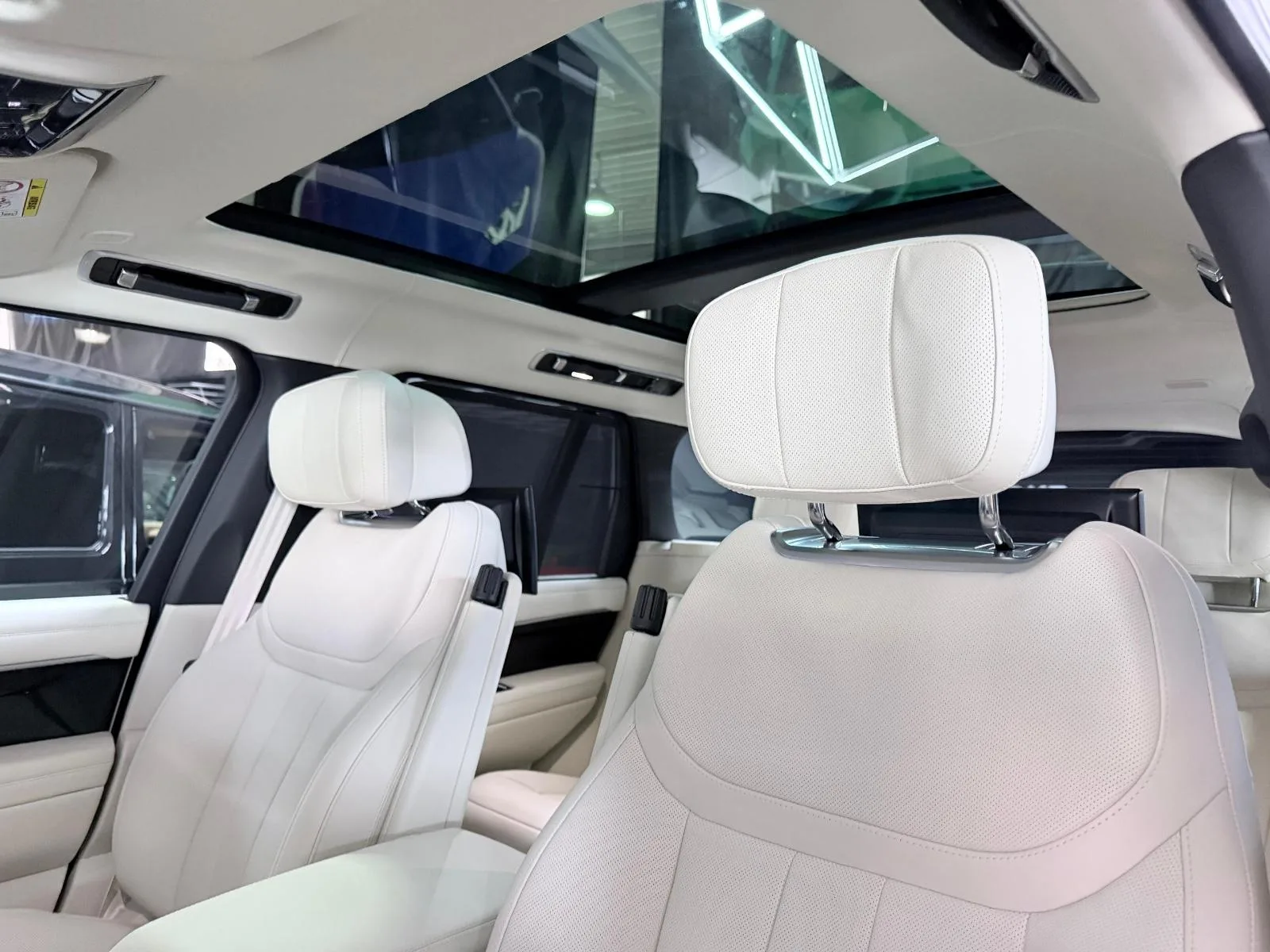 2026 Land Rover Range Rover Autobiography, 12/30