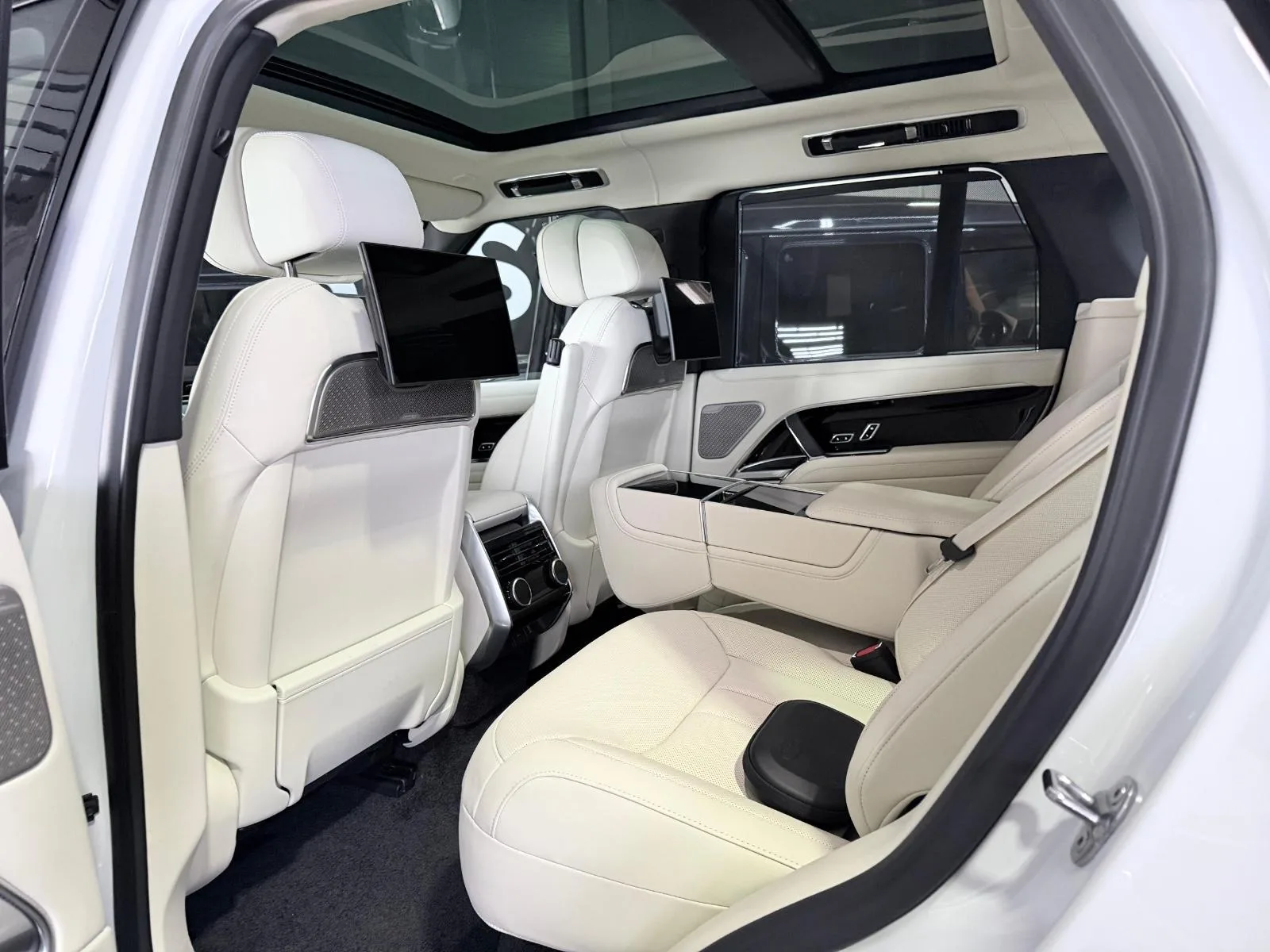 2026 Land Rover Range Rover Autobiography, 17/30