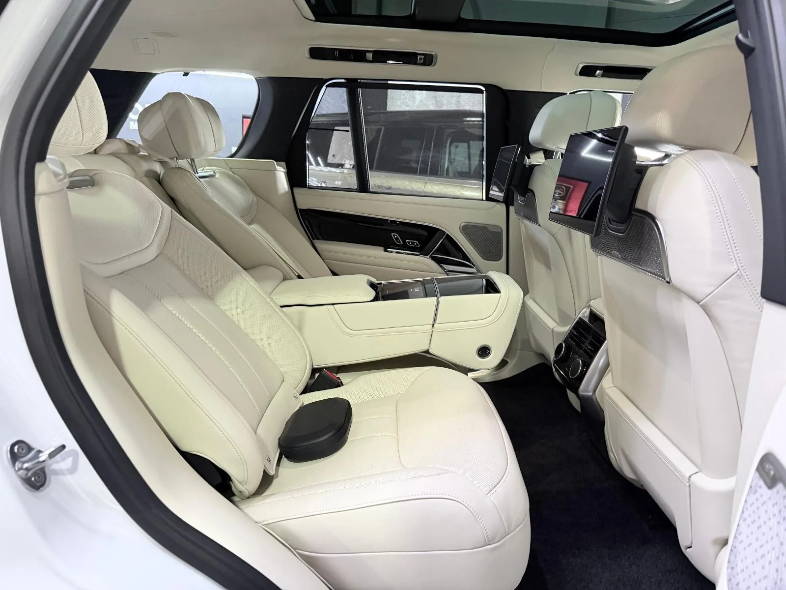 2026 Land Rover Range Rover Autobiography, 20/30