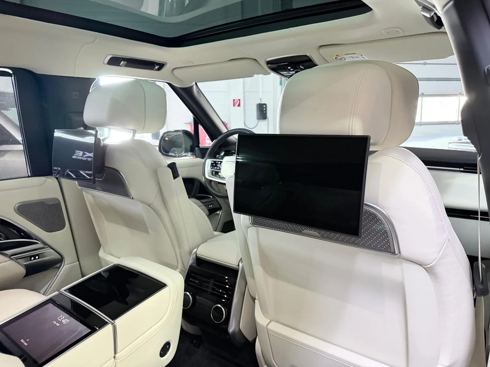 2026 Land Rover Range Rover Autobiography, 22/30