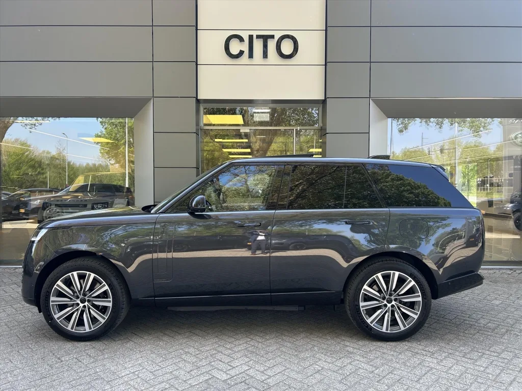 2026 Land Rover Range Rover P550e Autobiography, 2/20
