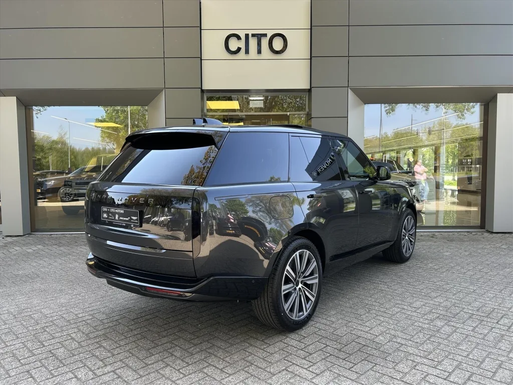 2026 Land Rover Range Rover P550e Autobiography, 3/20
