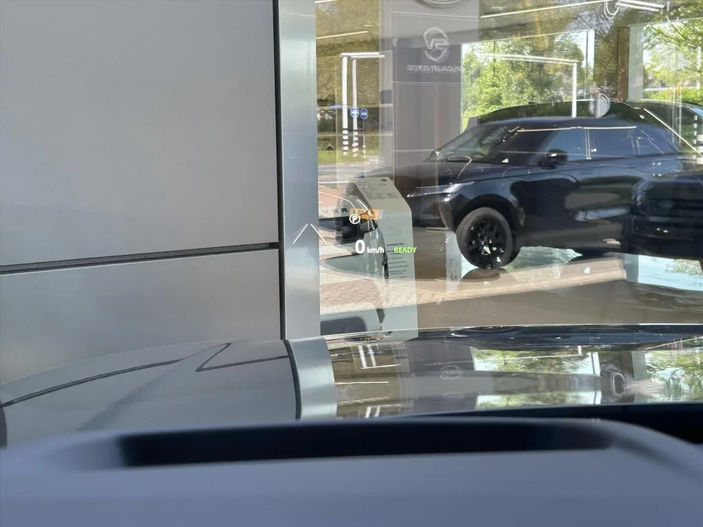 2026 Land Rover Range Rover P550e Autobiography, 5/20