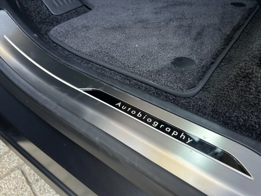 2026 Land Rover Range Rover P550e Autobiography, 13/20