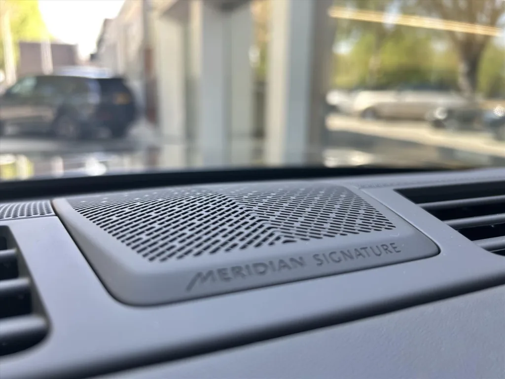 2026 Land Rover Range Rover P550e Autobiography, 19/20