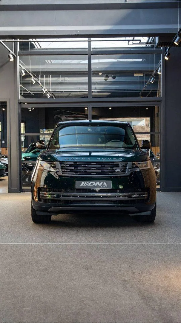 2026 Land Rover Range Rover P550e Autobiography, 12/30