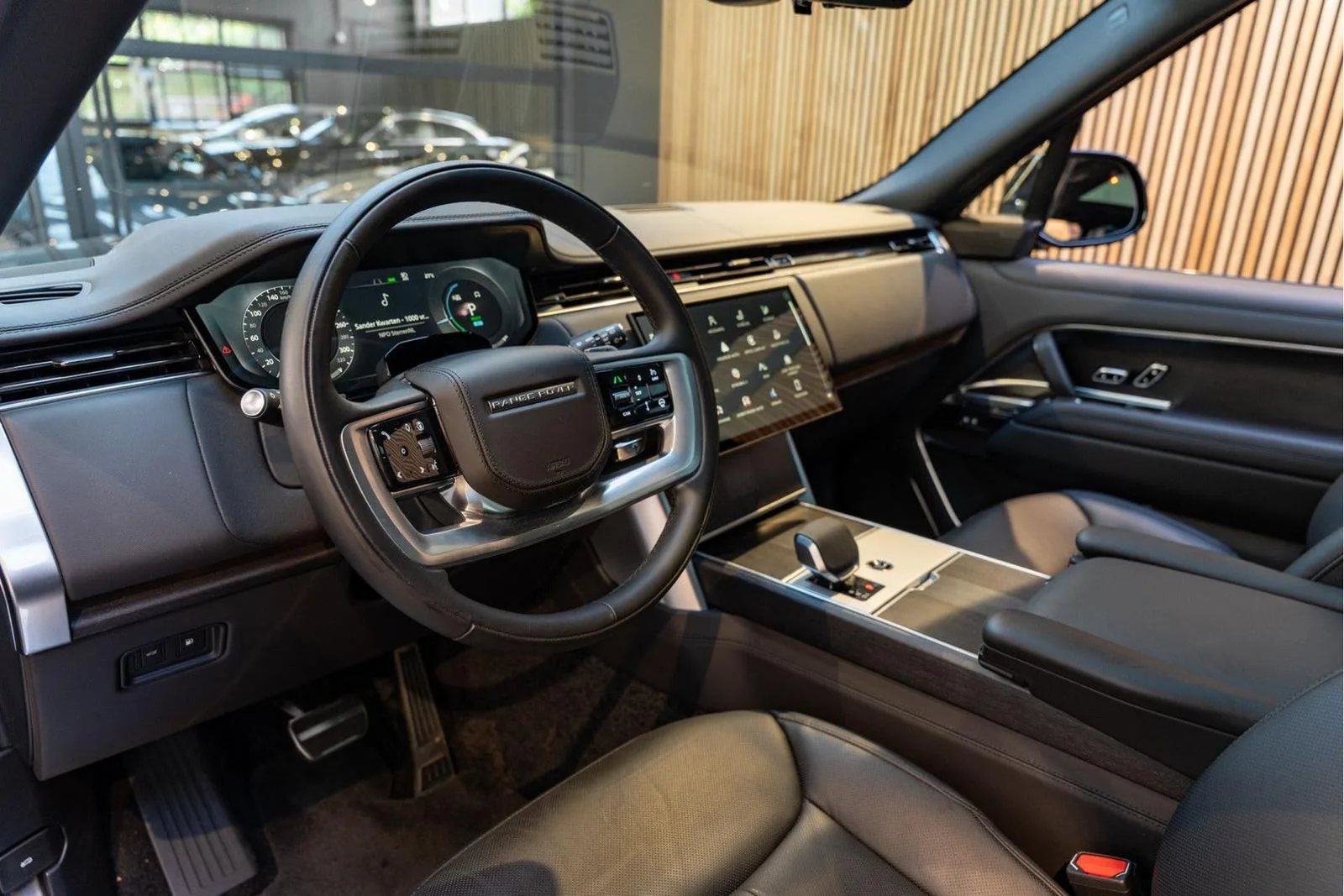 2026 Land Rover Range Rover P550e Autobiography, 15/30