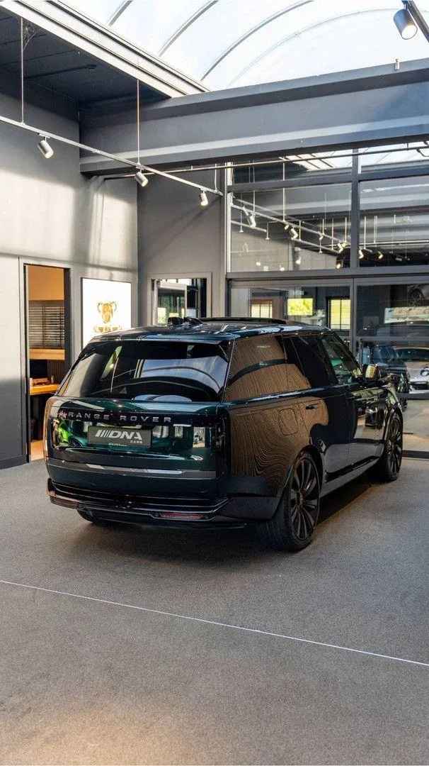 2026 Land Rover Range Rover P550e Autobiography, 29/30