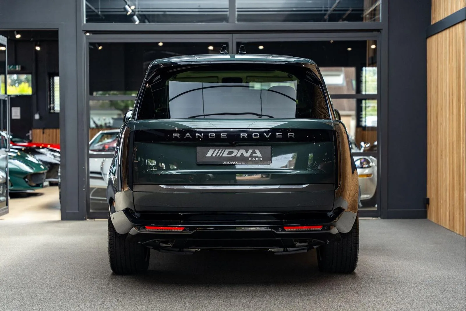 2026 Land Rover Range Rover P460e HSE, 4/30