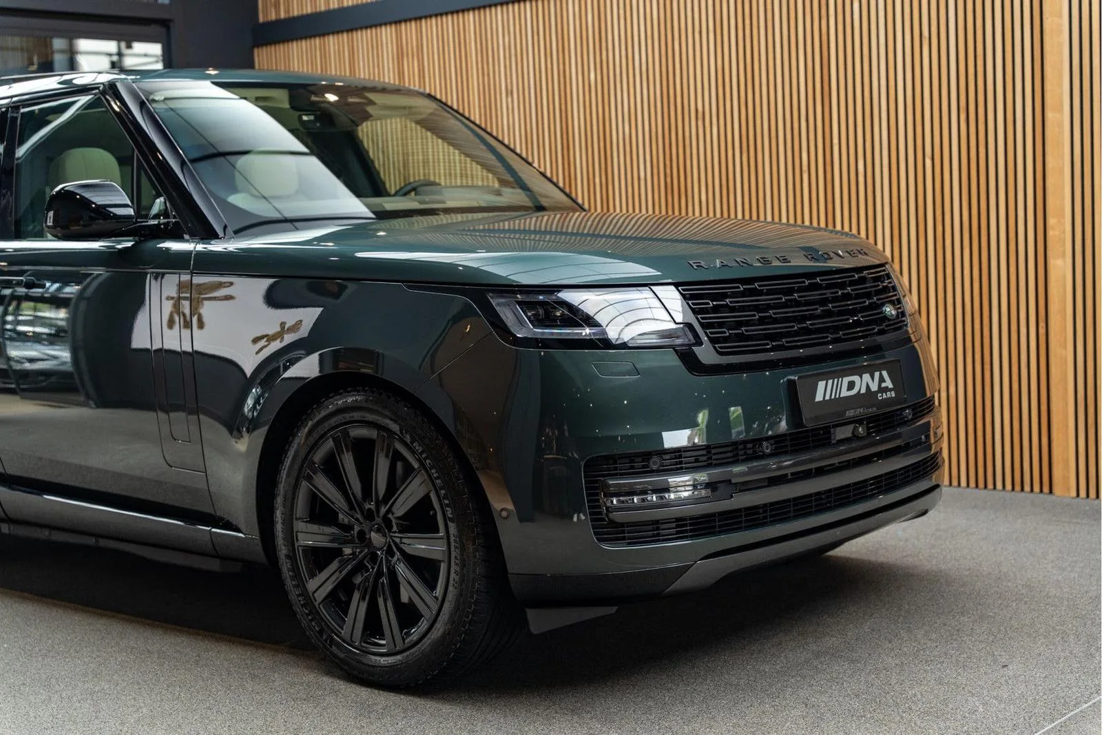 2026 Land Rover Range Rover P460e HSE, 11/30