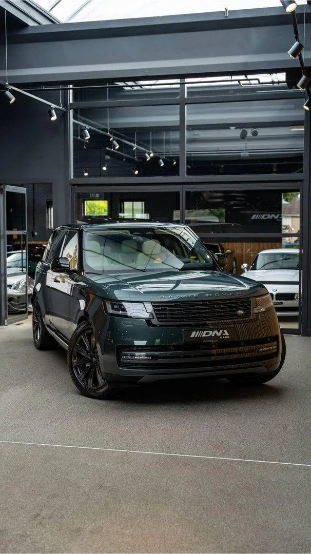 2026 Land Rover Range Rover P460e HSE, 18/30