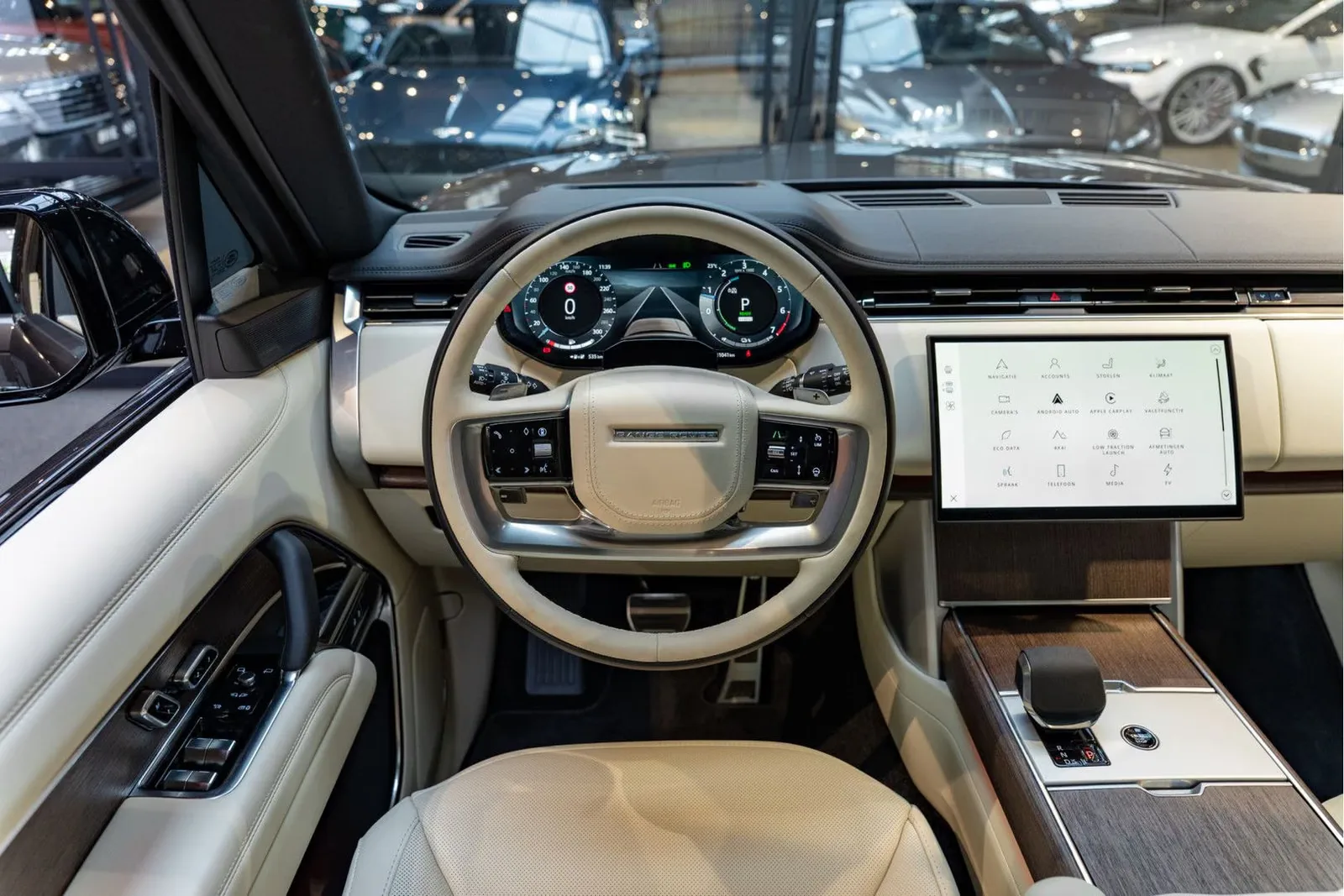 2026 Land Rover Range Rover P460e HSE, 7/30