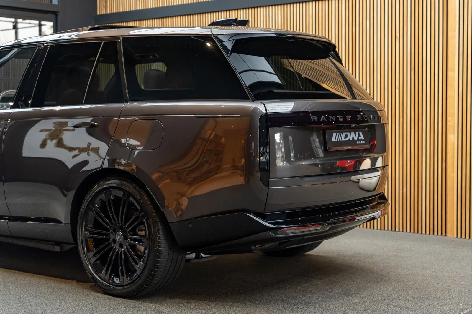 2026 Land Rover Range Rover P460e HSE, 11/30
